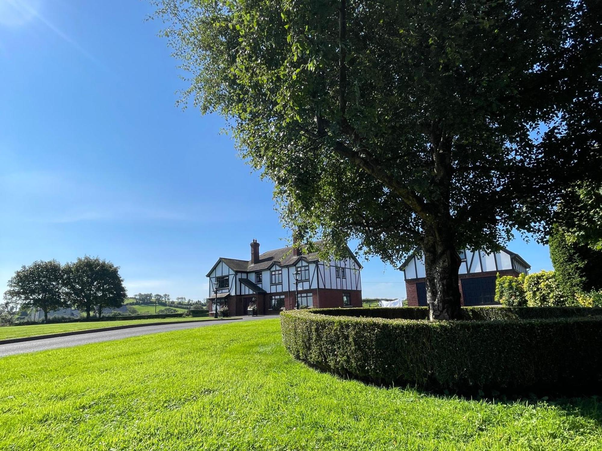 Greenfields Country House Latton Екстериор снимка